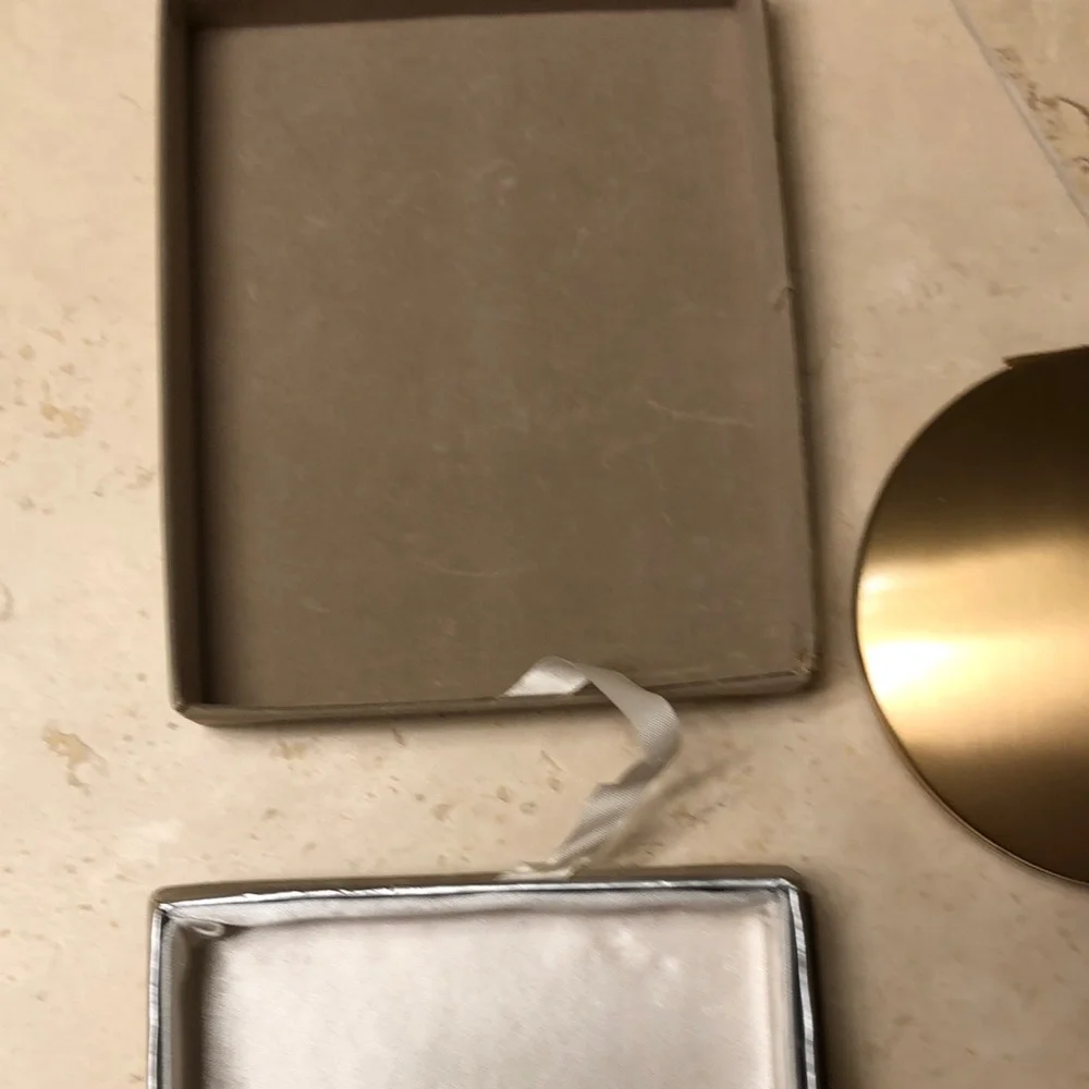 Elgin American Large Round Compact with Mirror and Puff